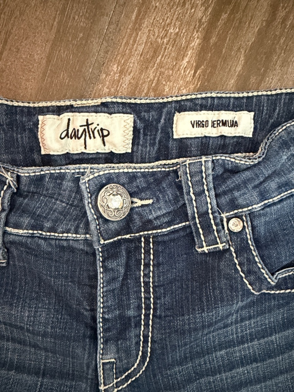 Daytrip Virgo Bermuda Indigo Denim Shorts with Cream Contrast Stitching - Picture 5 of 13